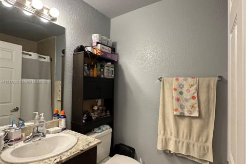 Купить кондоминиум в Халландейл-Бич, Флорида 3 спальни, 106.93м2, № 1940524 - фото 16