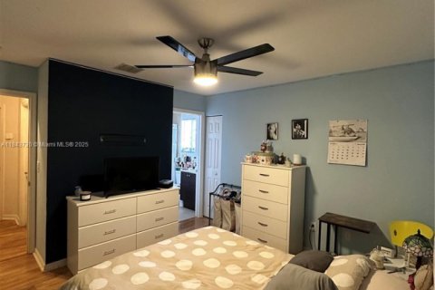 Купить кондоминиум в Халландейл-Бич, Флорида 3 спальни, 106.93м2, № 1940524 - фото 12