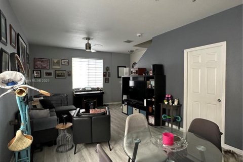 Купить кондоминиум в Халландейл-Бич, Флорида 3 спальни, 106.93м2, № 1940524 - фото 7