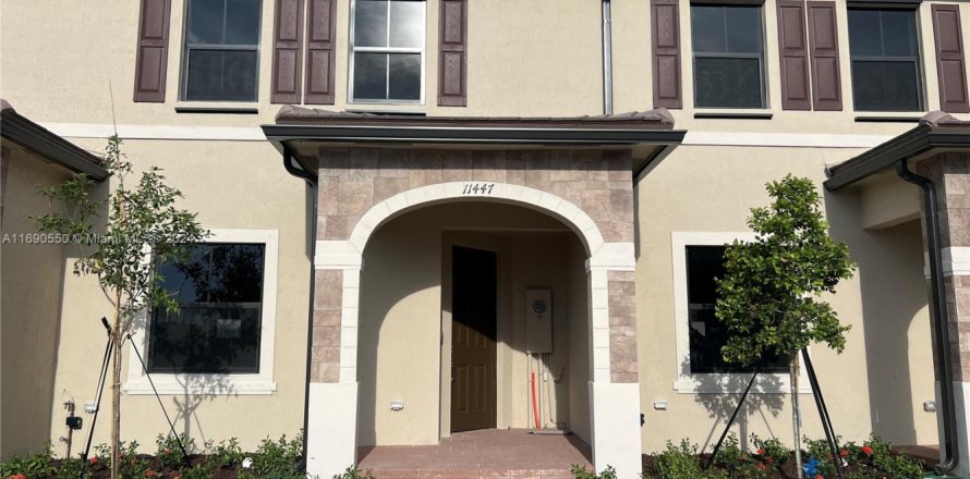 Casa en Hialeah, Florida 3 dormitorios, 153.29 m2 № 1874819