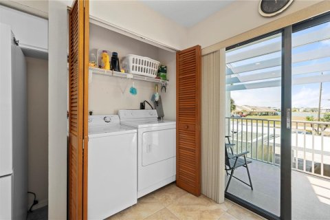 Condo in Punta Gorda, Florida, 2 bedrooms  № 1576220 - photo 12