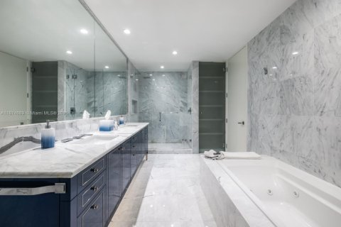 Condominio en alquiler en Surfside, Florida, 3 dormitorios, 294.31 m2 № 1980179 - foto 6