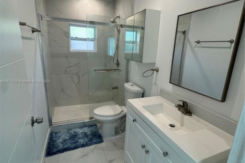 House in North Miami Beach, Florida 3 bedrooms, 126.35 sq.m. № 1861118 - photo 24