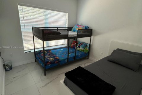 House in North Miami Beach, Florida 3 bedrooms, 126.35 sq.m. № 1861118 - photo 13