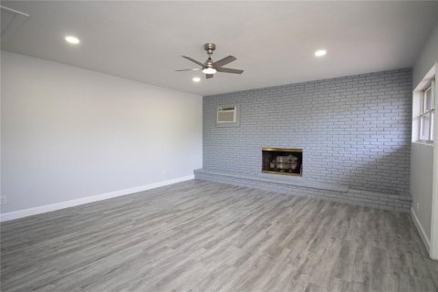 Casa en venta en Saint Petersburg, Florida, 4 dormitorios, 260.87 m2 № 1855697 - foto 18