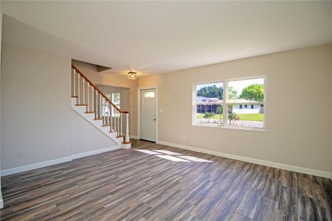 Casa en venta en Saint Petersburg, Florida, 4 dormitorios, 260.87 m2 № 1855697 - foto 7