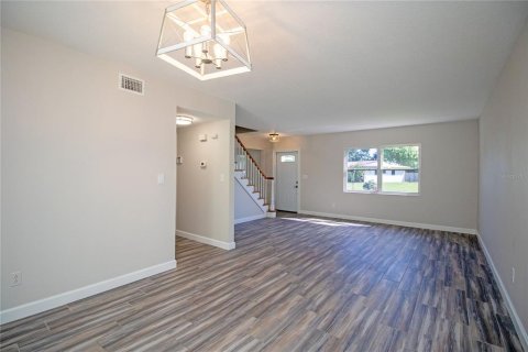 Casa en venta en Saint Petersburg, Florida, 4 dormitorios, 260.87 m2 № 1855697 - foto 5