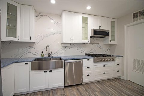 Casa en venta en Saint Petersburg, Florida, 4 dormitorios, 260.87 m2 № 1855697 - foto 13