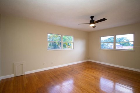 Casa en venta en Saint Petersburg, Florida, 4 dormitorios, 260.87 m2 № 1855697 - foto 28