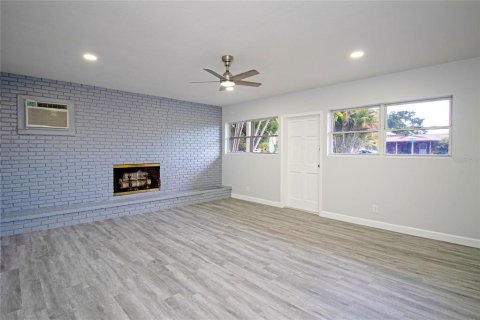 Casa en venta en Saint Petersburg, Florida, 4 dormitorios, 260.87 m2 № 1855697 - foto 19