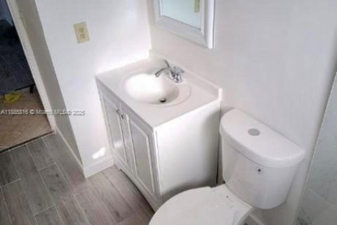 Condo in Lauderhill, Florida, 3 bedrooms  № 1981948 - photo 14