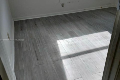 Condo in Lauderhill, Florida, 3 bedrooms  № 1981948 - photo 7