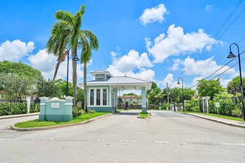 Condo in Lauderhill, Florida, 3 bedrooms  № 1981948 - photo 1