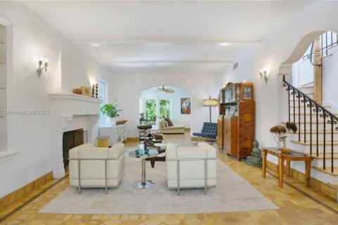 Villa ou maison à vendre à Miami Beach, Floride: 4 chambres, 469.34 m2 № 2037849 - photo 11