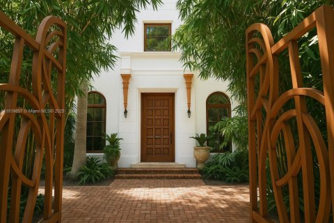 Villa ou maison à vendre à Miami Beach, Floride: 4 chambres, 469.34 m2 № 2037849 - photo 2
