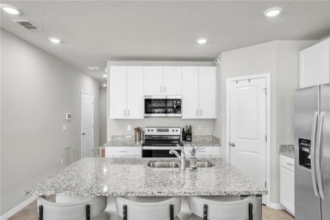 Touwnhouse à vendre à Brandon, Floride: 3 chambres, 141.68 m2 № 1516734 - photo 10