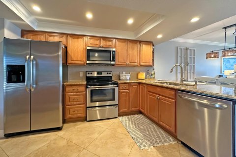 Condo in Stuart, Florida, 2 bedrooms  № 2182808 - photo 8