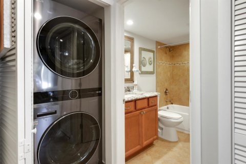 Condo in Stuart, Florida, 2 bedrooms  № 2182808 - photo 17