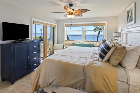 Condo in Stuart, Florida, 2 bedrooms  № 2182808 - photo 23