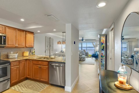 Condo in Stuart, Florida, 2 bedrooms  № 2182808 - photo 4