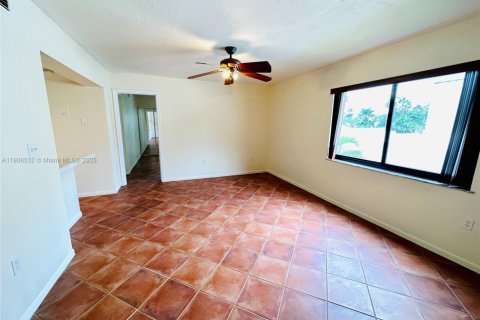 Copropriété à louer à Miami Beach, Floride: 1 chambre, 43.66 m2 № 1967746 - photo 2