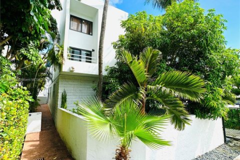 Condo à Miami Beach, Floride, 1 chambre  № 1967746