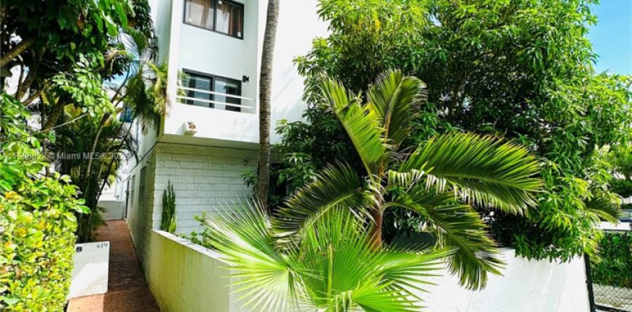 Condo à Miami Beach, Floride, 1 chambre  № 1967746