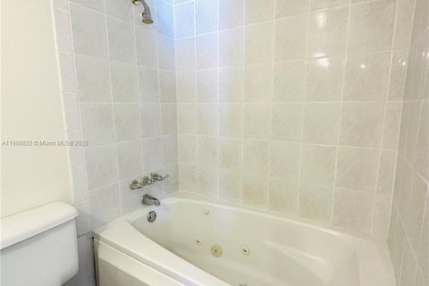 Copropriété à louer à Miami Beach, Floride: 1 chambre, 43.66 m2 № 1967746 - photo 14