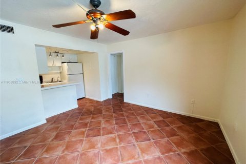 Copropriété à louer à Miami Beach, Floride: 1 chambre, 43.66 m2 № 1967746 - photo 4