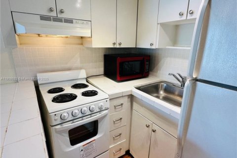 Copropriété à louer à Miami Beach, Floride: 1 chambre, 43.66 m2 № 1967746 - photo 7