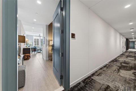 Condo in Sarasota, Florida, 2 bedrooms  № 2219633 - photo 17