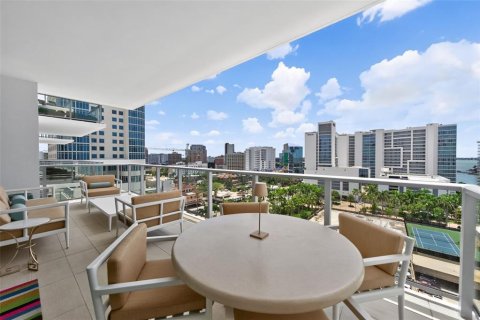 Condo in Sarasota, Florida, 2 bedrooms  № 2219633 - photo 5