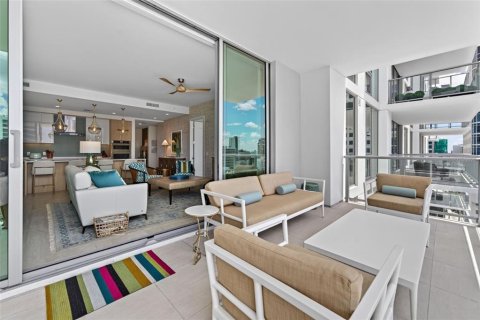 Condo in Sarasota, Florida, 2 bedrooms  № 2219633 - photo 7