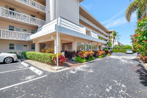 Copropriété à vendre à Boca Raton, Floride: 2 chambres, 98.1 m2 № 2253175 - photo 3