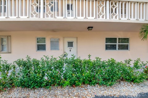 Copropriété à vendre à Boca Raton, Floride: 2 chambres, 98.1 m2 № 2253175 - photo 6