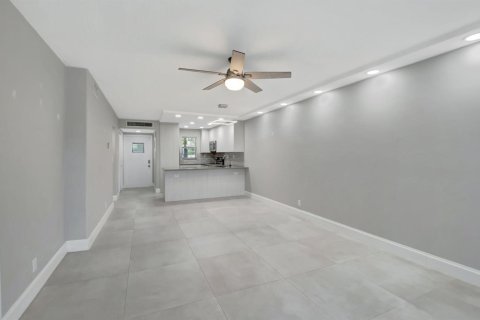 Copropriété à vendre à Boca Raton, Floride: 2 chambres, 98.1 m2 № 2253175 - photo 18