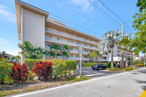 Copropriété à vendre à Boca Raton, Floride: 2 chambres, 98.1 m2 № 2253175 - photo 2