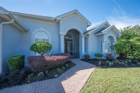 House in Auburndale, Florida 4 bedrooms, 221.76 sq.m. № 2398588 - photo 5