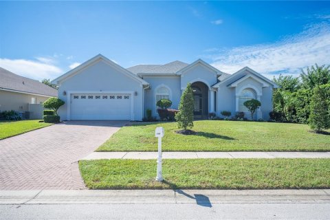 House in Auburndale, Florida 4 bedrooms, 221.76 sq.m. № 2398588