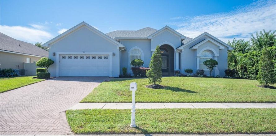 House in Auburndale, Florida 4 bedrooms, 221.76 sq.m. № 2398588