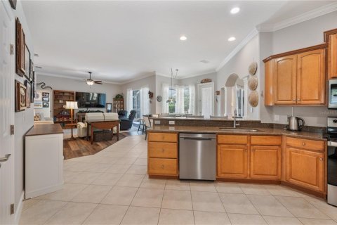 House in Auburndale, Florida 4 bedrooms, 221.76 sq.m. № 2398588 - photo 14