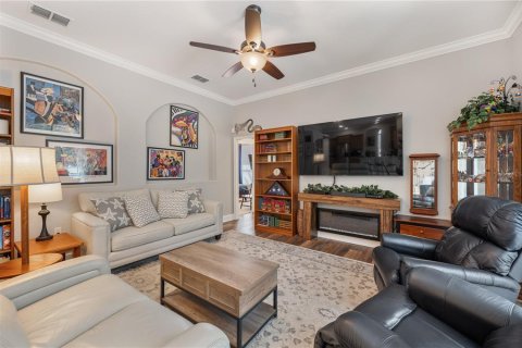House in Auburndale, Florida 4 bedrooms, 221.76 sq.m. № 2398588 - photo 18