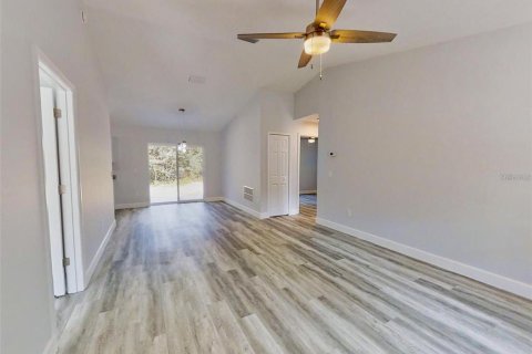 Villa ou maison à louer à Dunnellon, Floride: 3 chambres, 104.98 m2 № 2237769 - photo 7