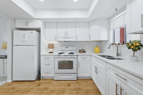 Купить виллу или дом в Сарасота, Флорида 9 комнат, 143.07м2, № 2204052 - фото 22