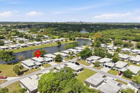 Купить виллу или дом в Сарасота, Флорида 9 комнат, 143.07м2, № 2204052 - фото 2