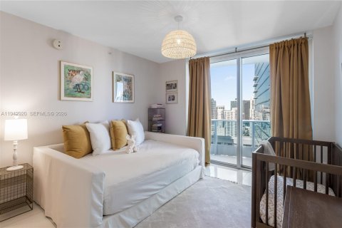 Condo in Miami, Florida, 2 bedrooms  № 2000987 - photo 9