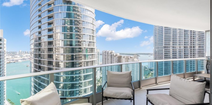 Condo in Miami, Florida, 2 bedrooms  № 2000987