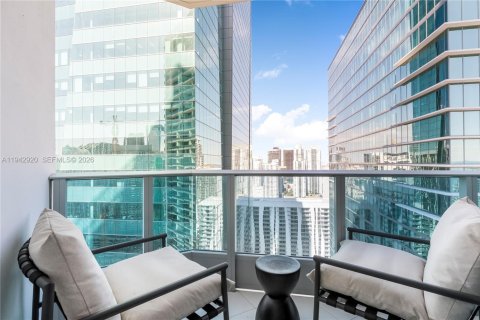 Condo in Miami, Florida, 2 bedrooms  № 2000987 - photo 18