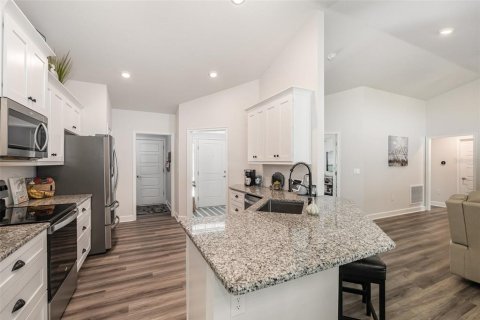 Villa ou maison à vendre à Palm Bay, Floride: 4 chambres, 166.11 m2 № 2092958 - photo 12