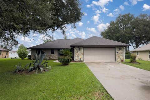 Casa en alquiler en Ocala, Florida, 3 dormitorios, 180.23 m2 № 1915090 - foto 1